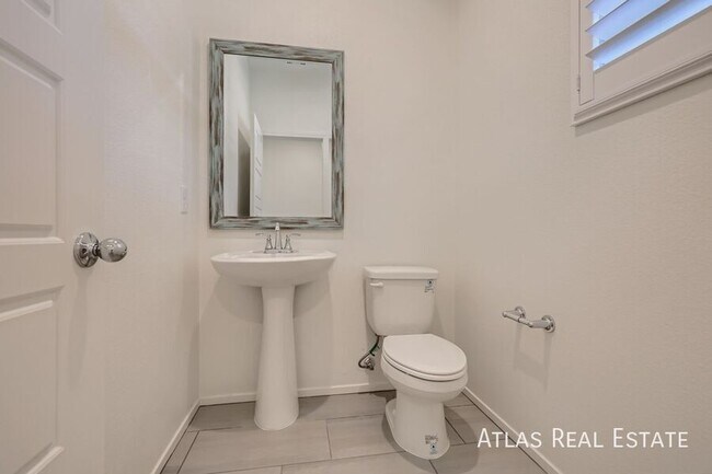 Foto del edificio - 637 Loyalty Ct