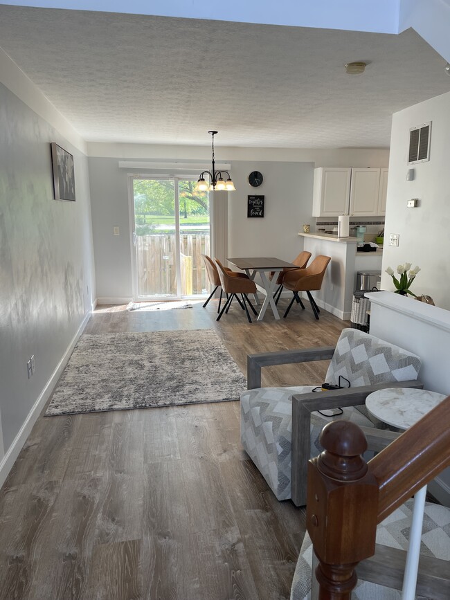 Building Photo - 1119 Green Knoll Dr