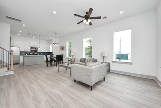 Building Photo - 5302 Kindred Gdn Ln