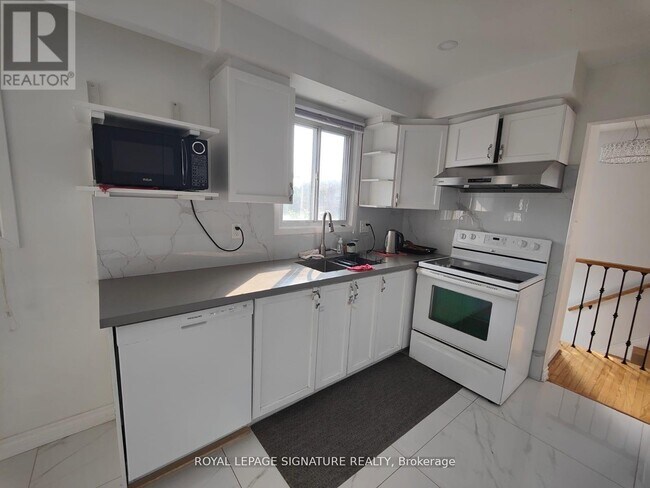 Building Photo - 454 Fendalton St