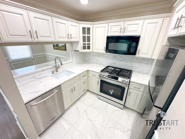3 Bedroom house with garage in North East,... - 3 Bedroom house with garage in North East,...
