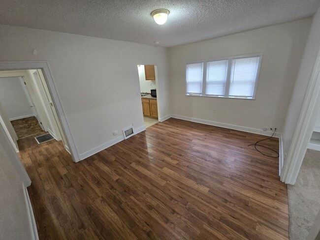 Building Photo - 3302-3304 Parkwood
