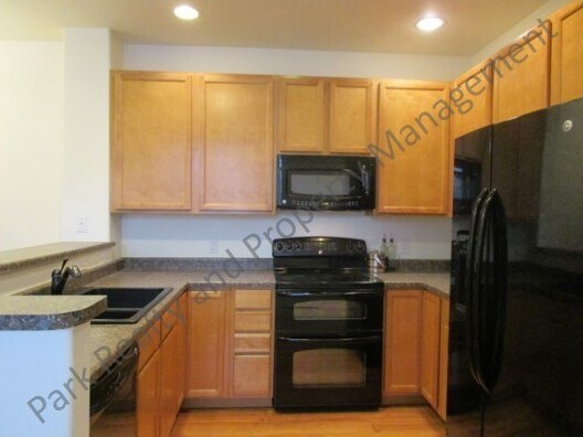 Foto del edificio - 1244 Carlyle Park Cir