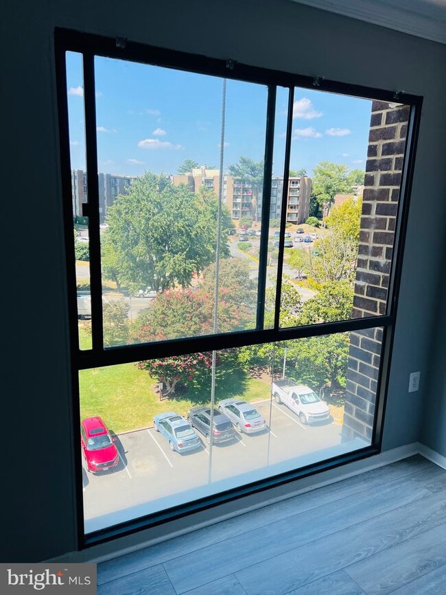 Foto del edificio - 250 S Reynolds St