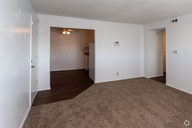 2HAB, 1BA - 872 ft² - Highland Park