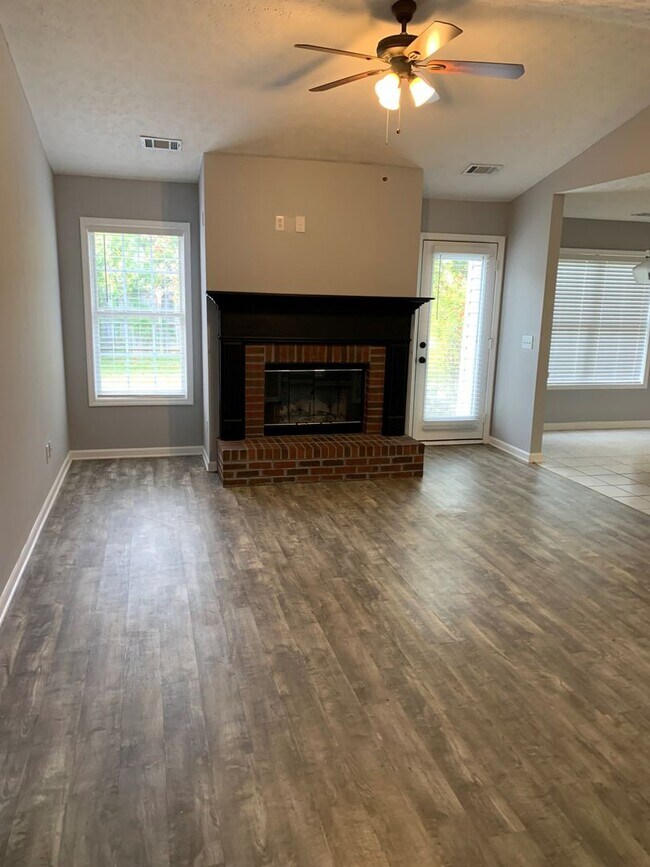 Foto del edificio - 2155 Herndon St