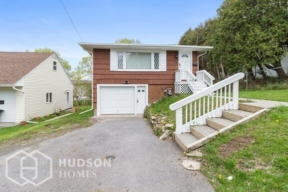 Primary Photo - 336 N Edwards Ave