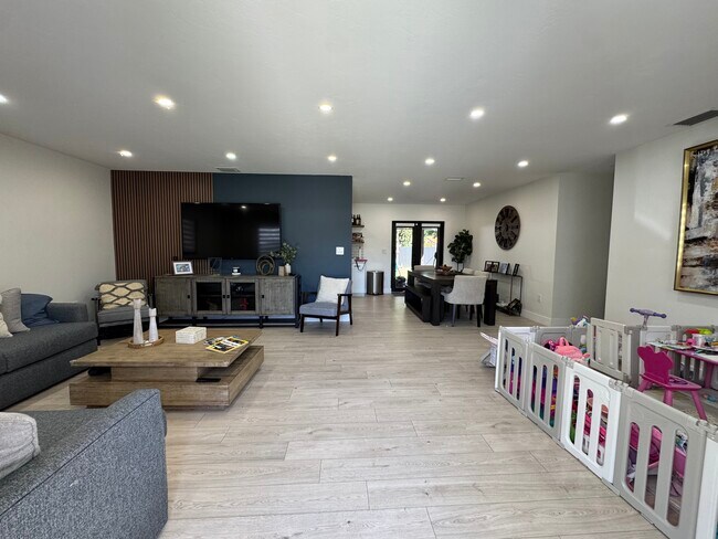 Photo - 10231 Dolphin Rd House