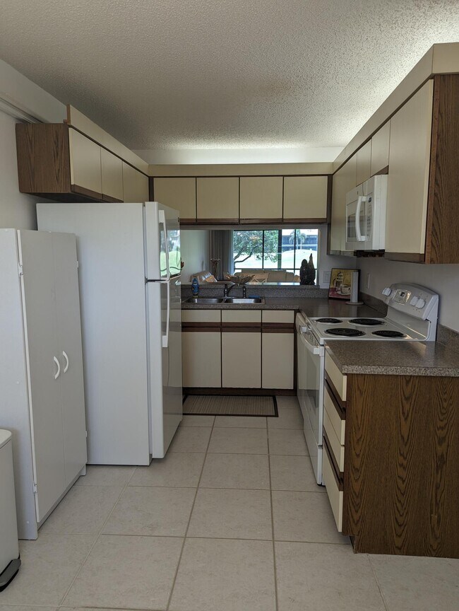 Foto del edificio - 1081 Keystone Dr