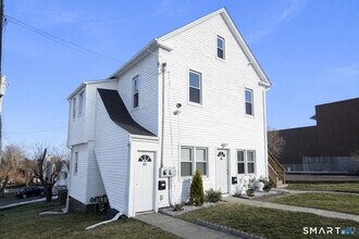 Building Photo - 471 Marlborough Terrace