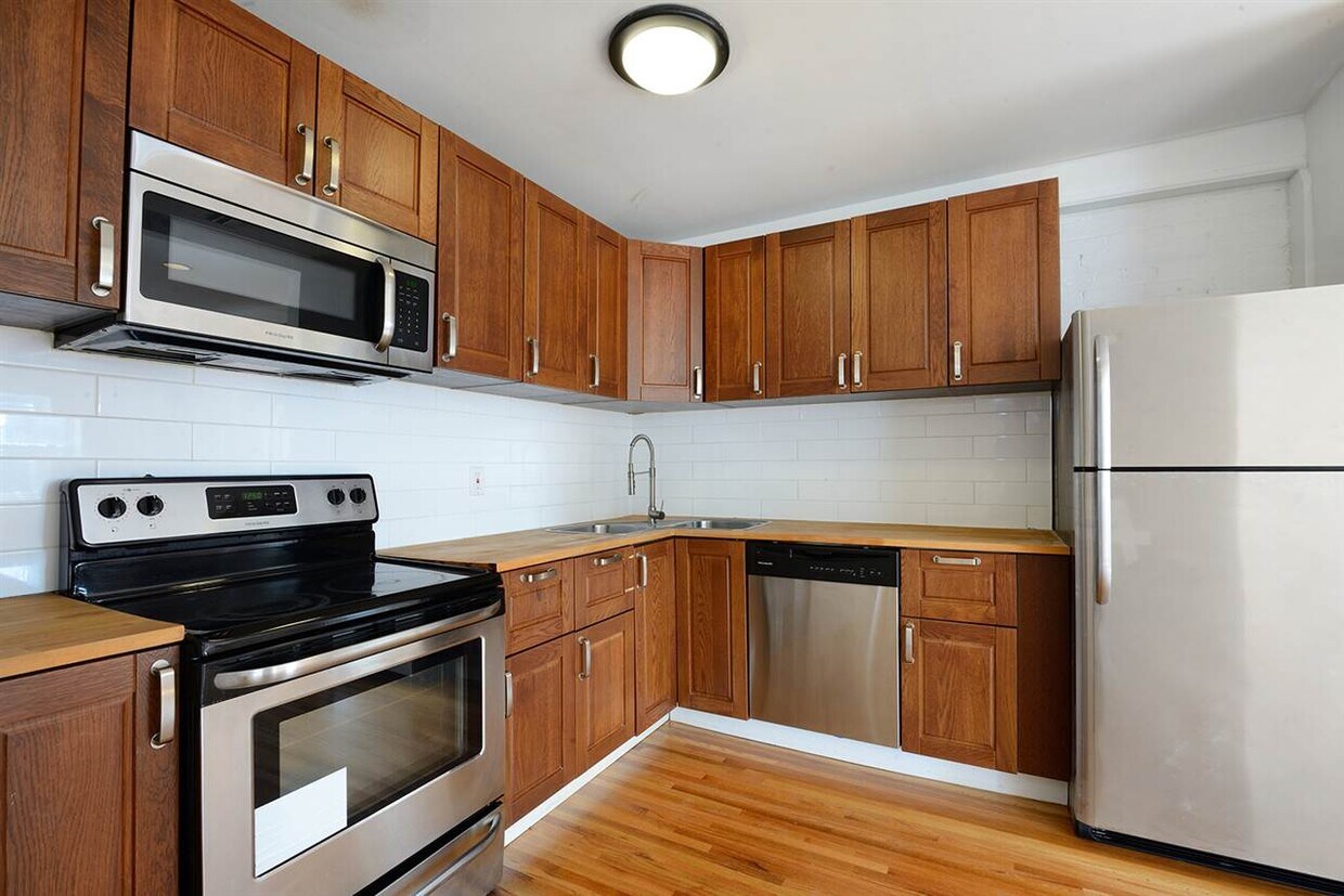 Foto principal - 206 BEACON Ave