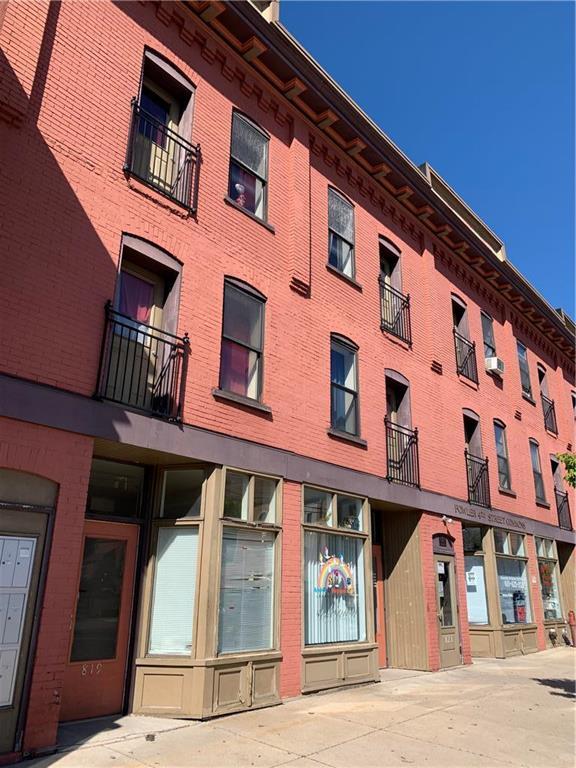 Building Photo - 823 E 4th St