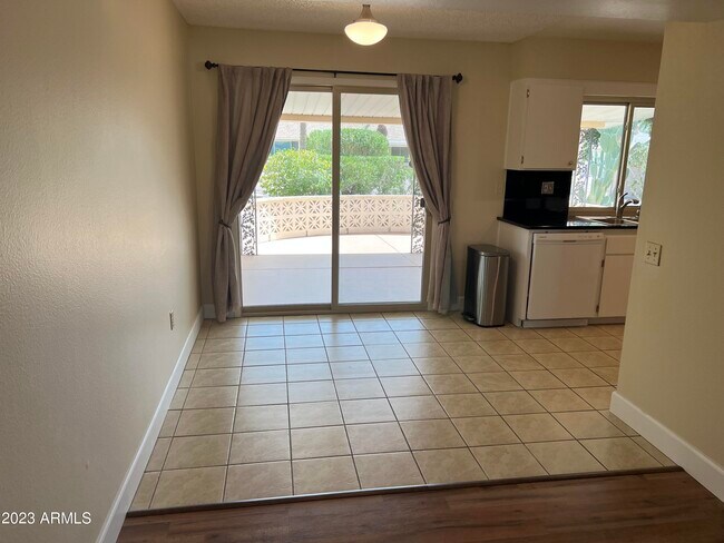 Building Photo - 9425 W Newport Dr