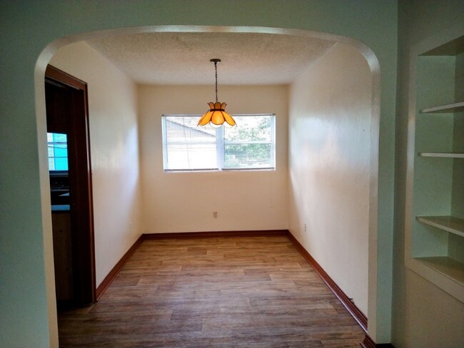 Foto del edificio - 3300 St Johns Ave