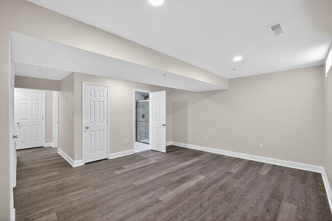 Foto del edificio - 2736 Albermarle Pl