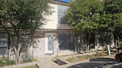 Building Photo - 3934 Brandon Park Dr