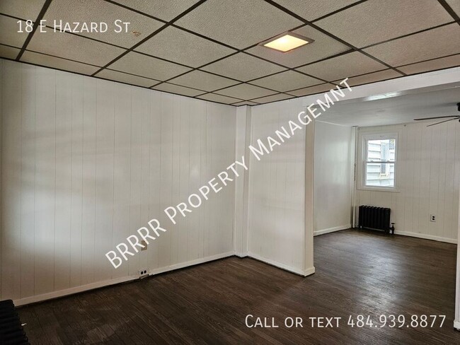 Building Photo - 18 E Hazard St
