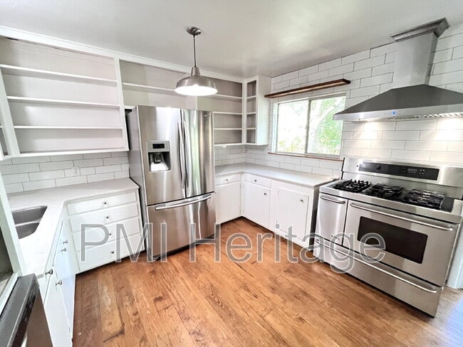 Photo - 1139 N Sunset Dr Townhome