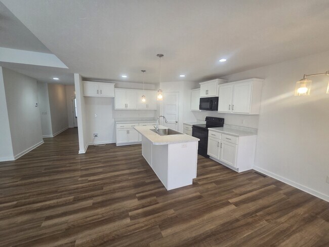 Building Photo - 2622 W Brook Ridge St