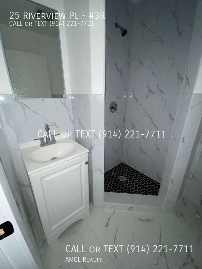 Building Photo - 25 Riverview Pl