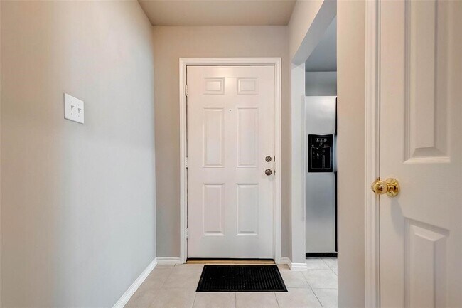 Foto del edificio - 1718 Redwing Cove Dr