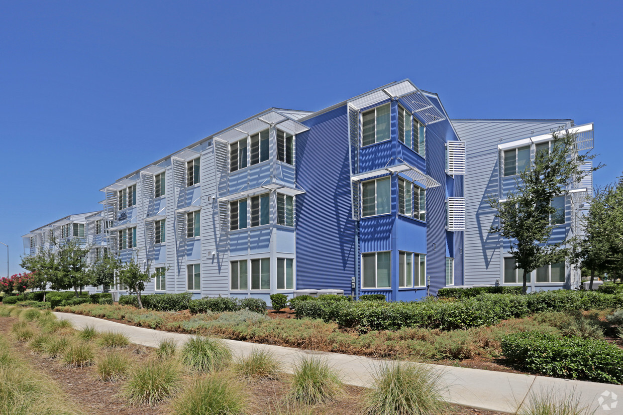 sol-at-west-village-apartments-davis-ca-apartments