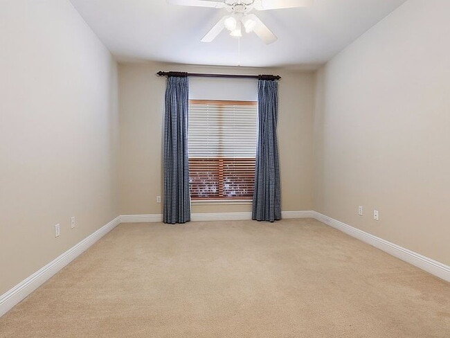 Photo - 5153 Etta St Apartment