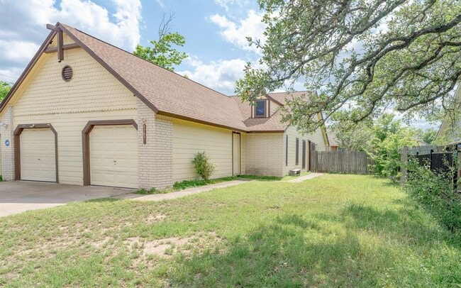 Building Photo - 8703 Clearbrook Trl