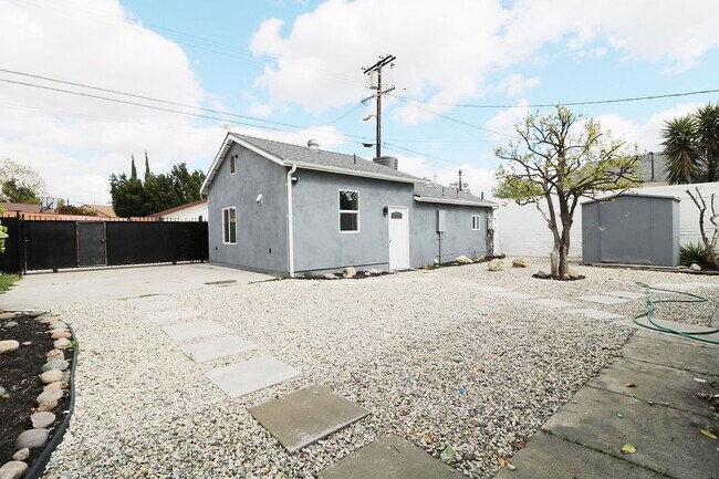Building Photo - 12015 Roscoe Blvd