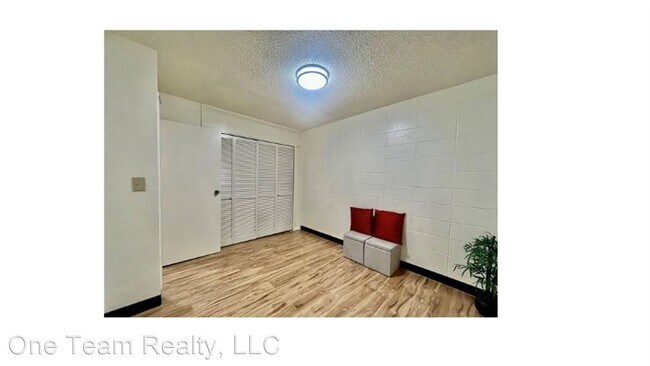 Building Photo - 2 br, 1 bath House - 94-054 Leolua St, Sui...