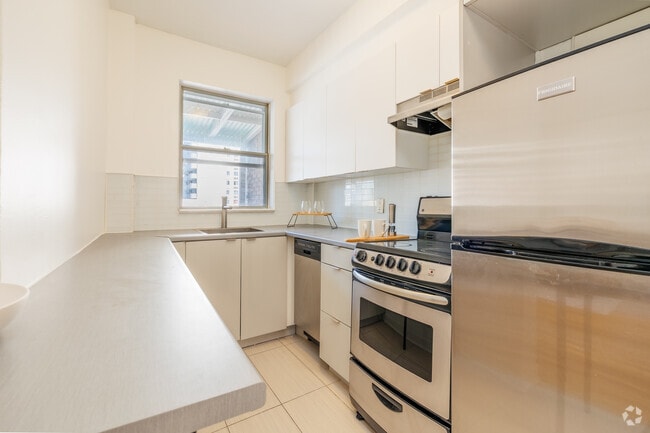 Interior Photo - 1433 Rue Towers