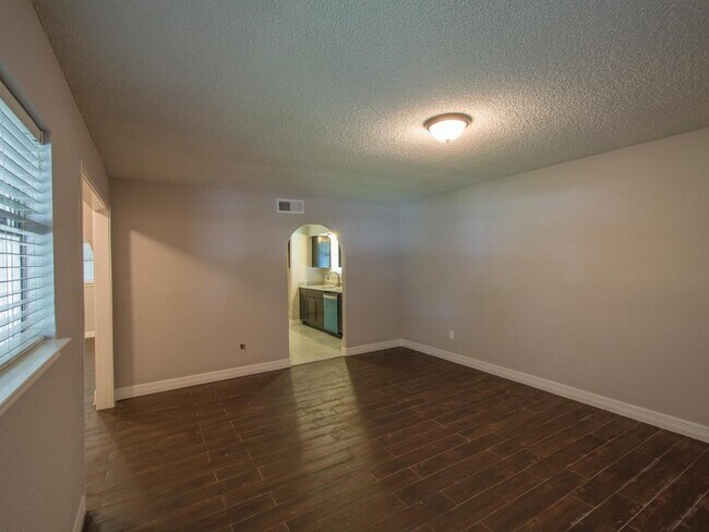 Foto del edificio - 6510 Reamer St