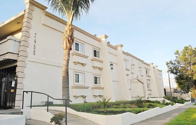Building Photo - 2460 W 239th St