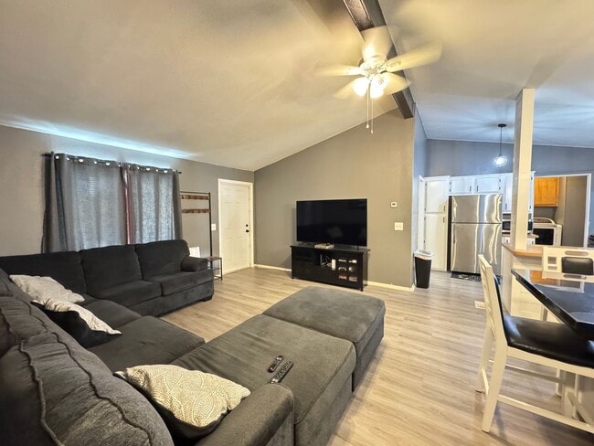 Building Photo - Home close to Casinos and River