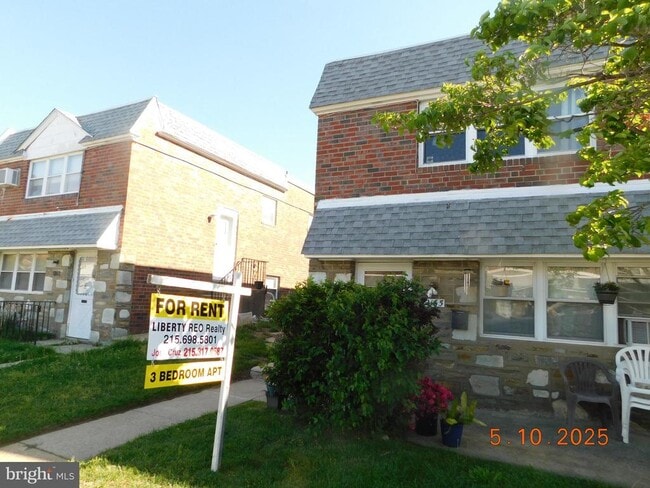 Building Photo - 2165 Benson St