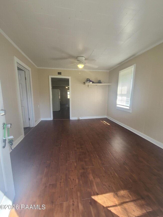 Foto del edificio - 1032 N Railroad Ave