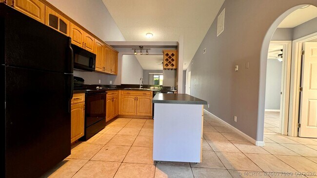 Foto del edificio - 1290 Riverside Cir