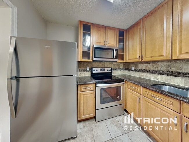 Foto del edificio - 389 Hillridge Dr