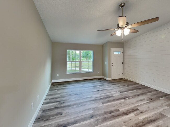 Foto del edificio - 9871 N Santee Terrace