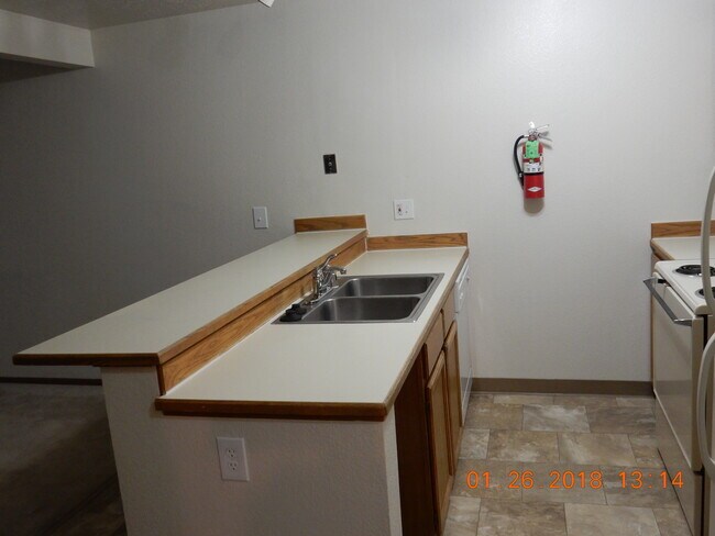 Foto del edificio - Tudor Park Apartments