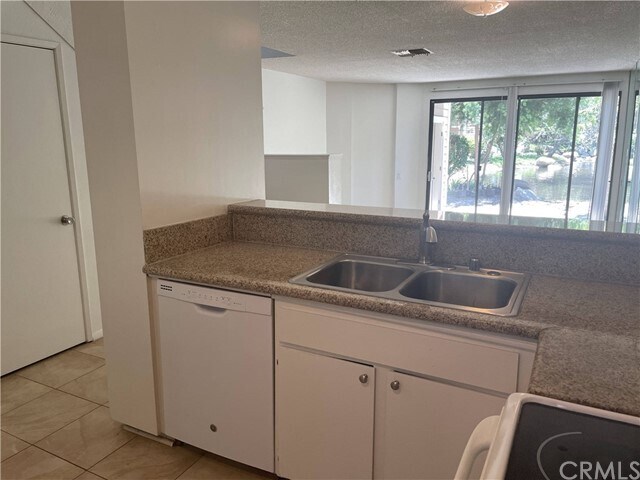 Foto del edificio - 130 Lakepines