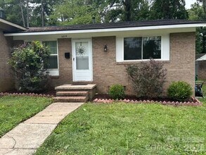 Building Photo - 3315 Erskine Dr