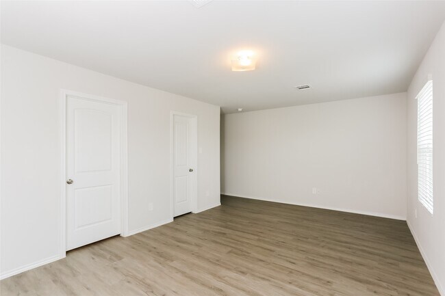 Foto del edificio - 21522 Kimro Ln