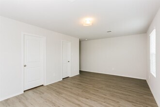 Building Photo - 21510 Kimro Ln