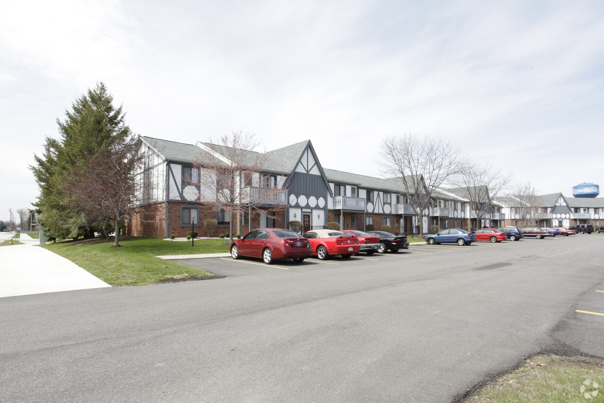 Primary Photo - Brookshire Apartments