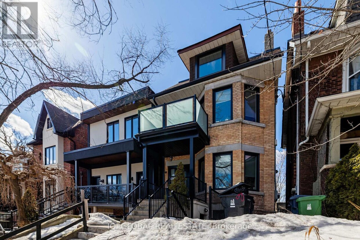 Primary Photo - 1502 Dufferin St