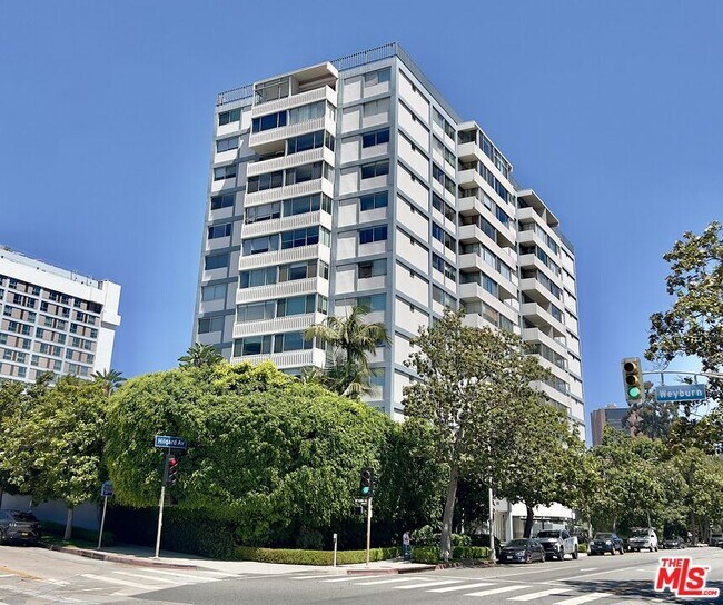 Foto del edificio - 969 Hilgard Ave