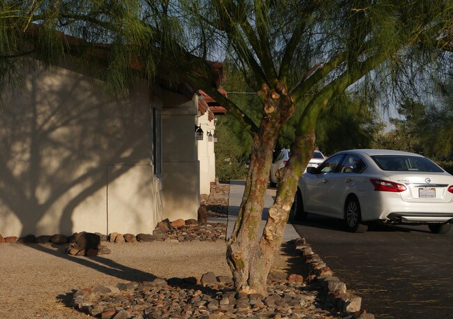 Building Photo - 6671 Ocotillo Ave
