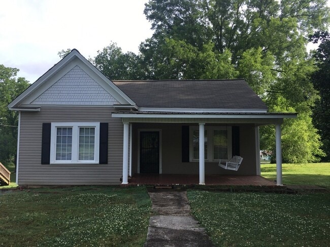Building Photo - 3 bedroom/3 bath home