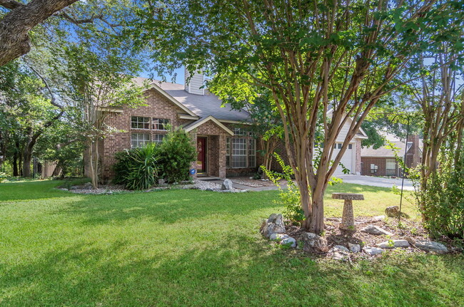 Building Photo - Wonderful 4BR/2.5 Bath in Encino Park -- D...